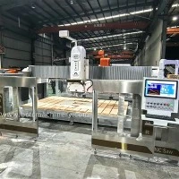 ¿Cómo garantiza una sierra de puente CNC de 5 ejes la calidad del corte?